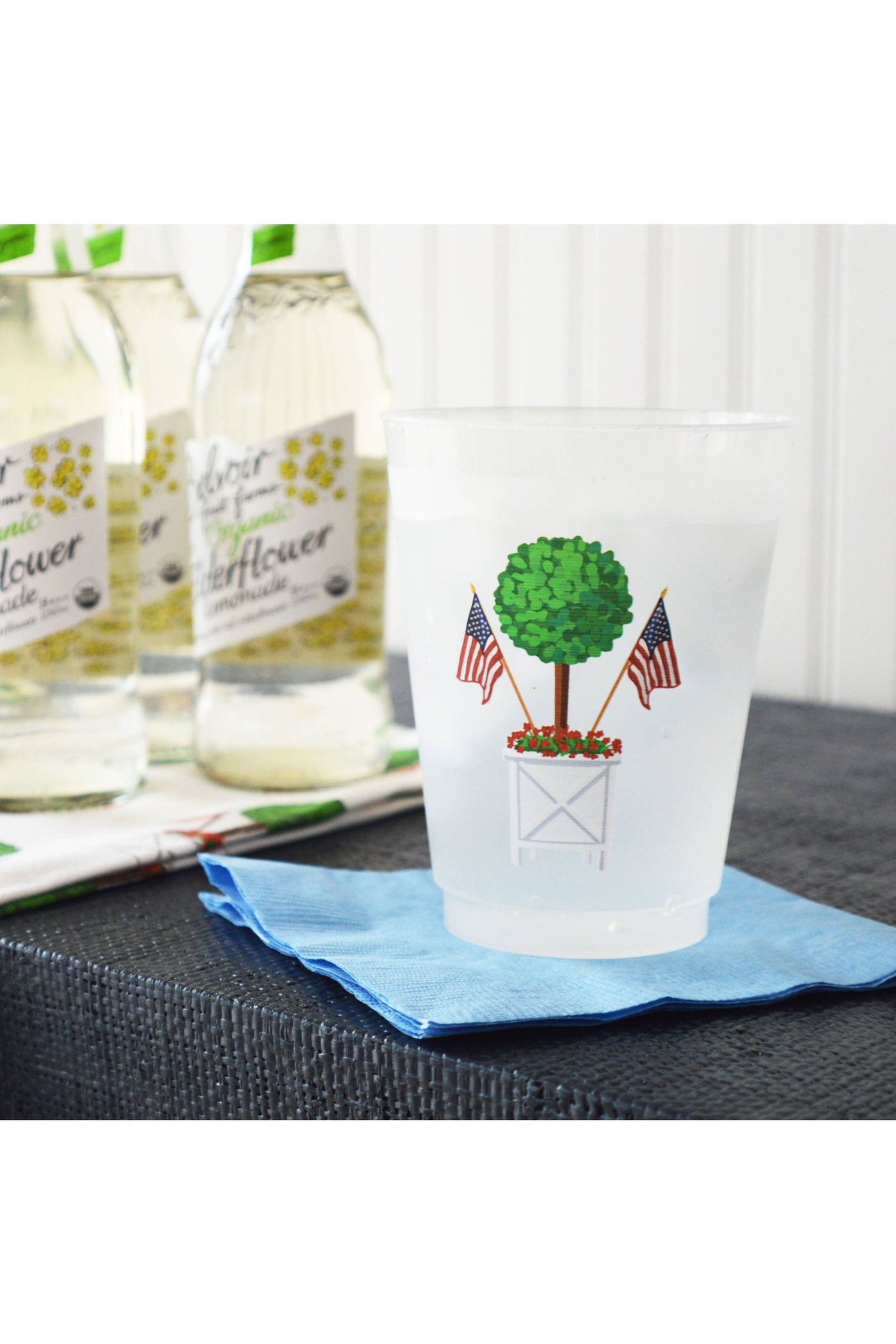 Patriotic Topiary Frost Free Cups
