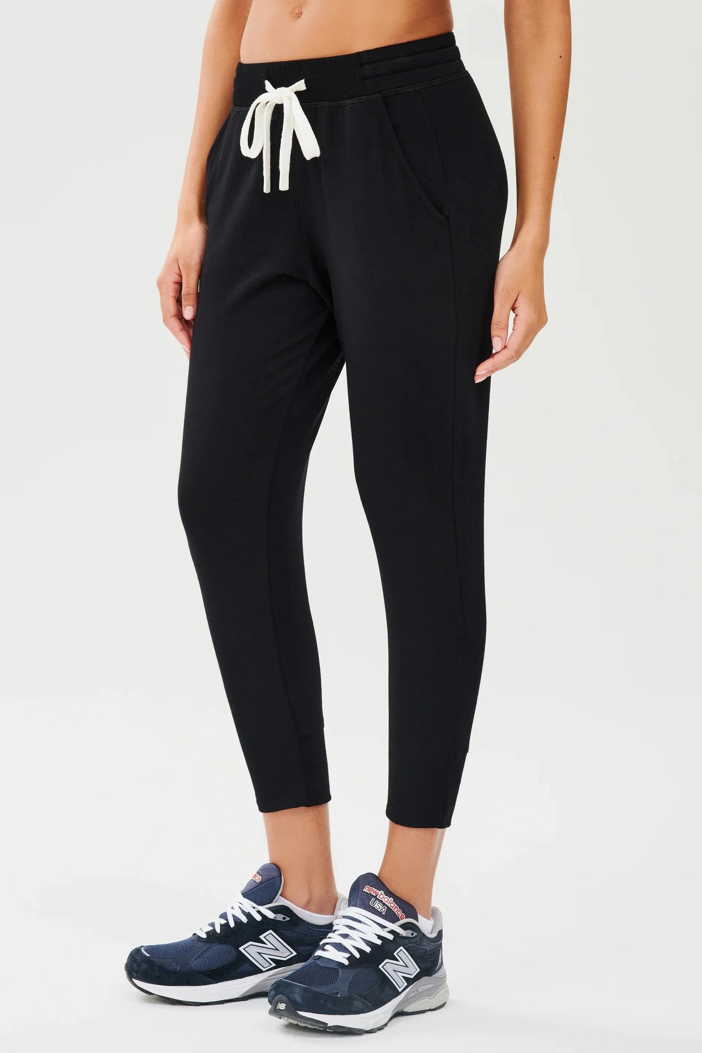 Reena 7/8 Joggers-Black