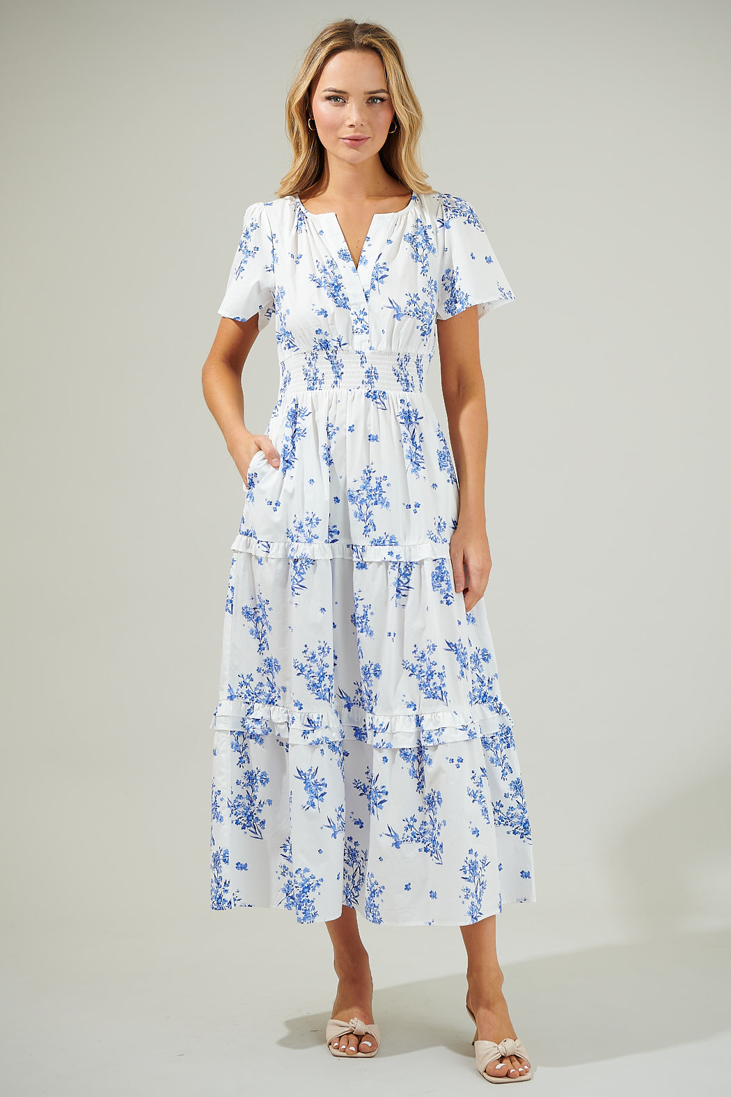 Sugarlips - Bestia Floral Palmer Poplin Tiered Maxi Dress: CreamBlue
